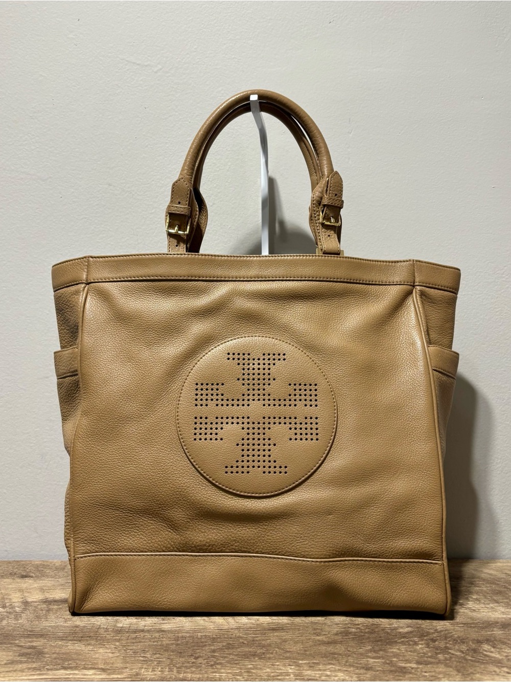 Tory Burch Kipp Tote in Sand Dollar